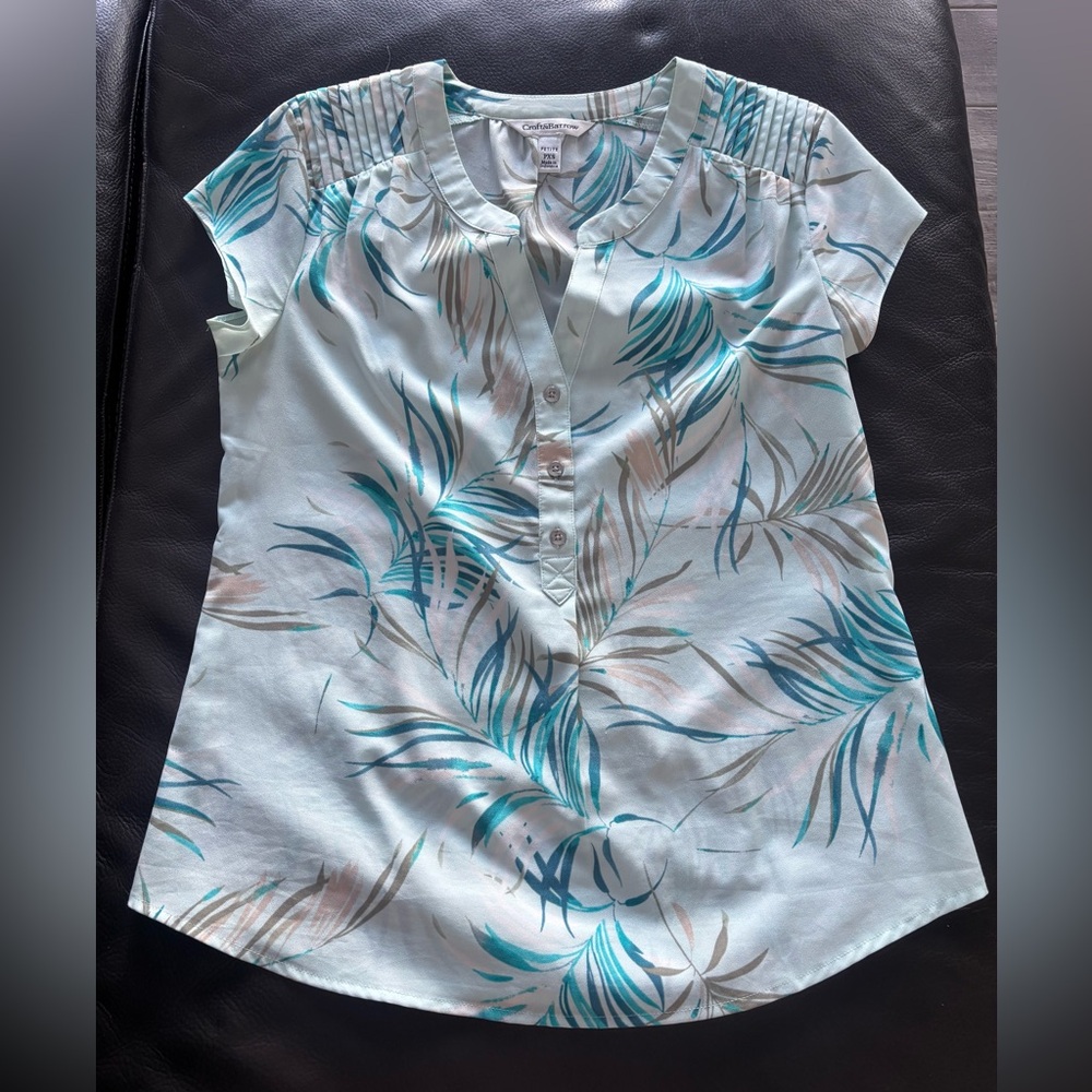 HOST PICK Croft & Barrow Teal and Beige Leaf Print Blouse Size PXS